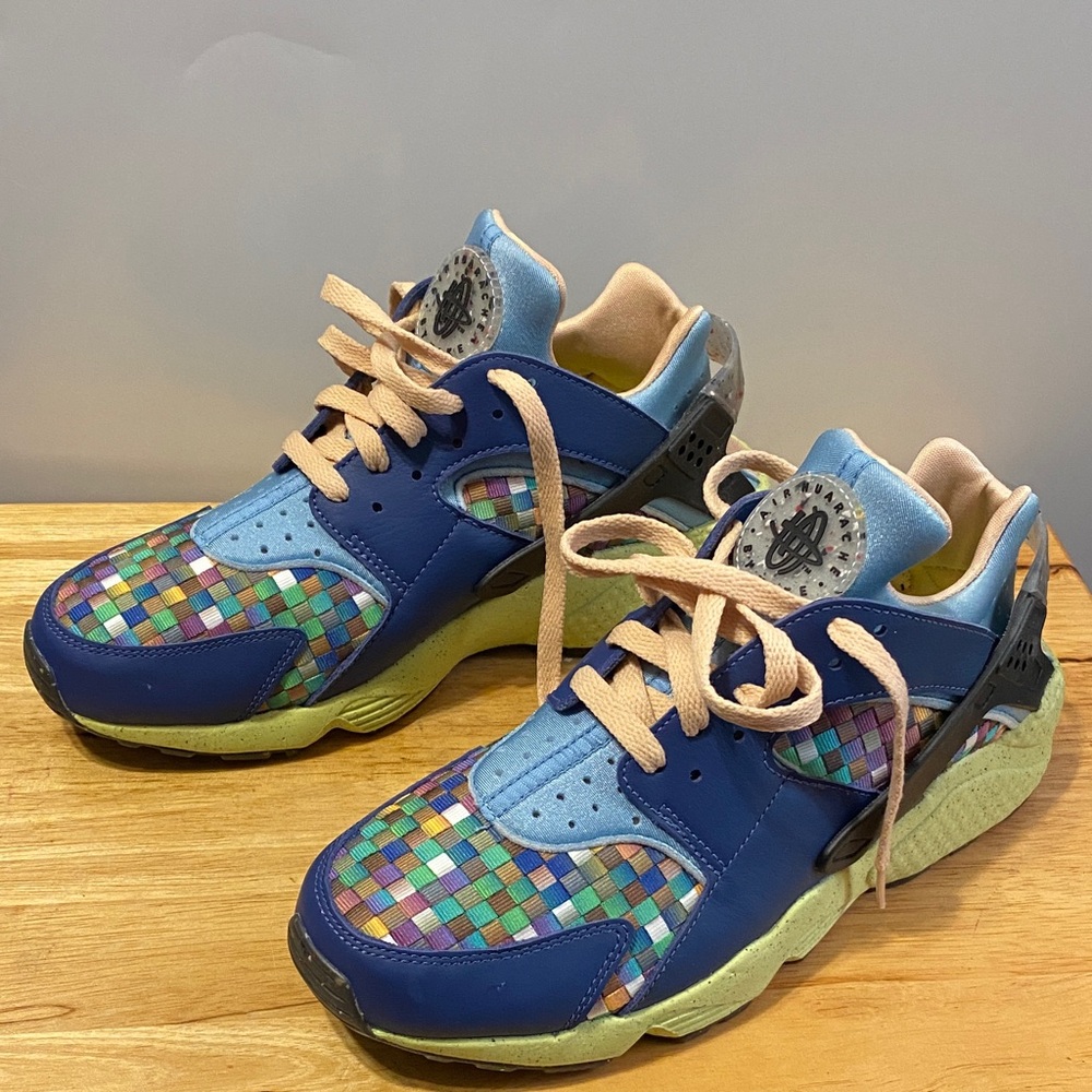 Nike Blue and Multicolor Huarache Athletic Sneakers